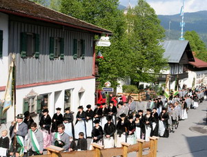 Trachtenwallfahrt nach Birkenstein